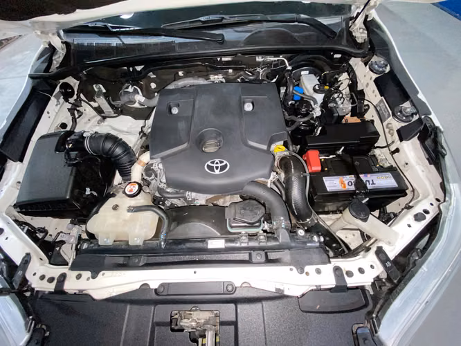 HILUX DX 4X2 TGHT32-SANTIAGO