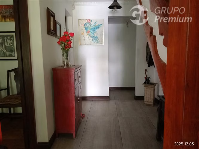 Arriendo amplia casa en exclusivo sector Las Condes - Imagen 4