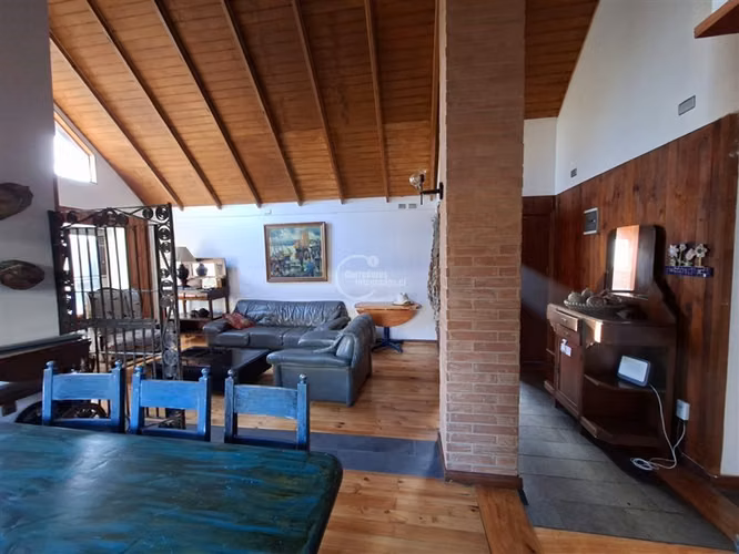 Casa en arriendo de 3 dorm. en Concón