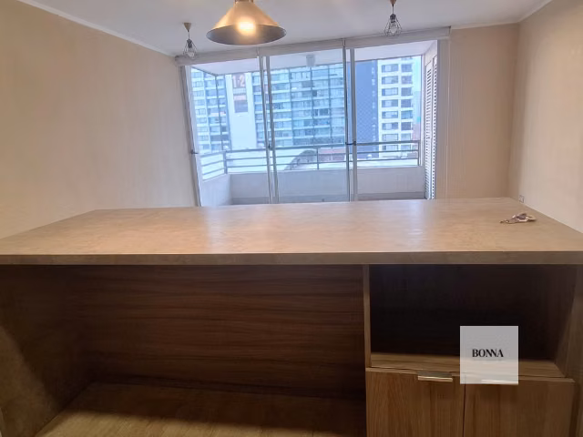 Oportunidad en Santiago: departamento en sexto piso, 2D 2B, estacionamiento y bodega