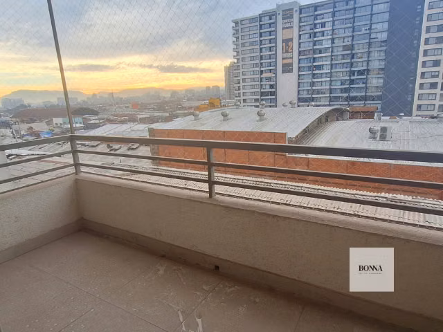 Oportunidad en Santiago: departamento en sexto piso, 2D 2B, estacionamiento y bodega