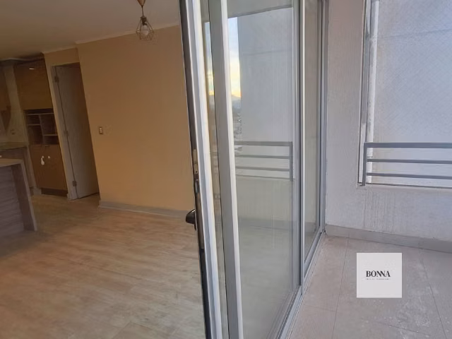 Oportunidad en Santiago: departamento en sexto piso, 2D 2B, estacionamiento y bodega