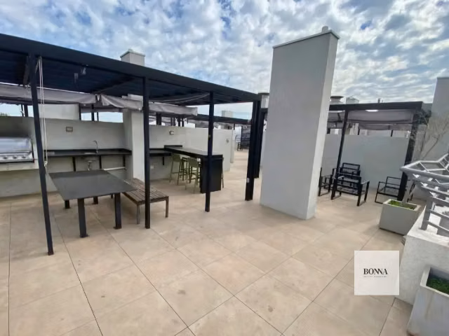 Oportunidad en Santiago: departamento en sexto piso, 2D 2B, estacionamiento y bodega