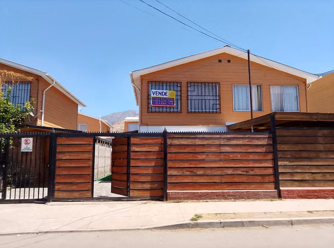 Casa En Venta Calle Juan de Dios Salas, Villa Prados del Sol, Comuna Lampa.