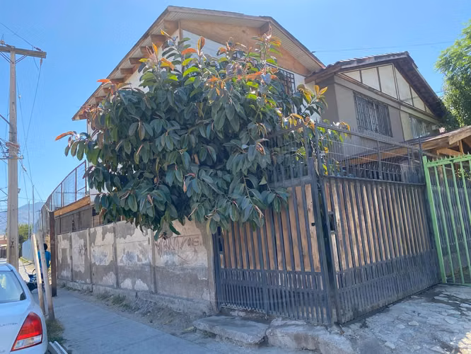 Propiedad a la Venta esquina Calle Jaracanda Lampa Villa Santa Rosa, Lampa.