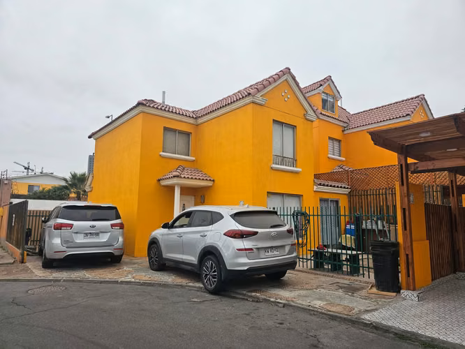 SE VENDE CASA SECTOR NORTE OF. PETRONILA COND. ARGOS
