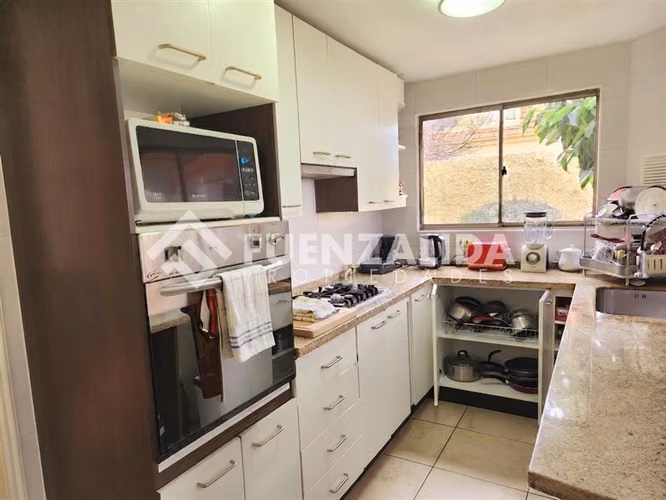 Casa en venta de 3 dorm. en La Florida
