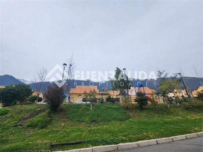 Casa en venta de 3 dorm. en La Florida