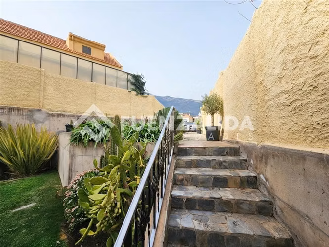 Casa en venta de 3 dorm. en La Florida