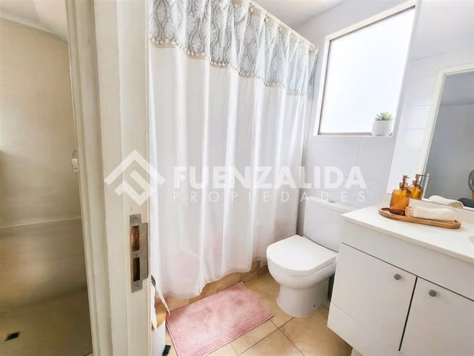 Casa en venta de 3 dorm. en La Florida