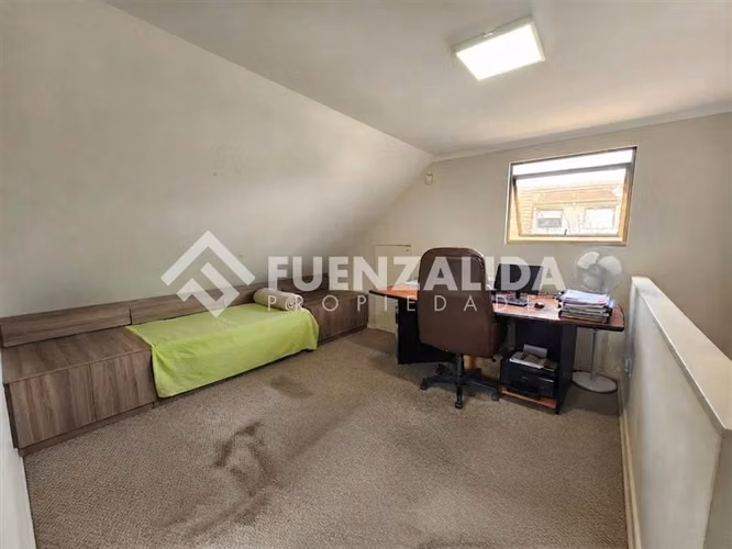 Casa en venta de 3 dorm. en La Florida