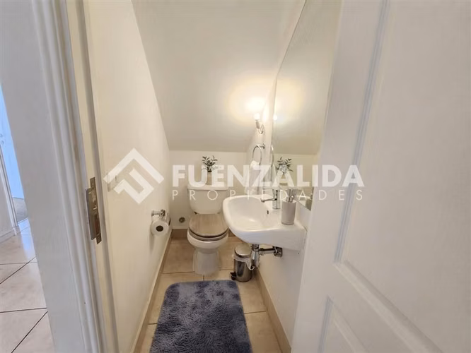 Casa en venta de 3 dorm. en La Florida