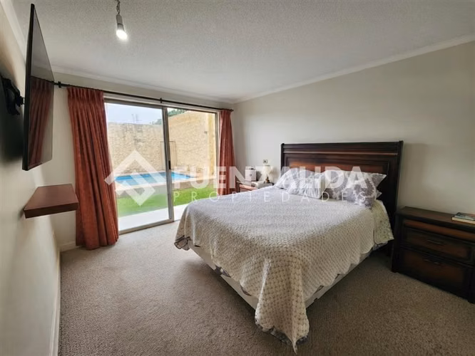 Casa en venta de 3 dorm. en La Florida