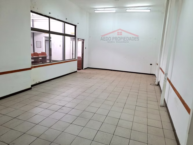 Se Arrienda Amplia Casa, Rubro Comercial, en pleno centro de Quillota