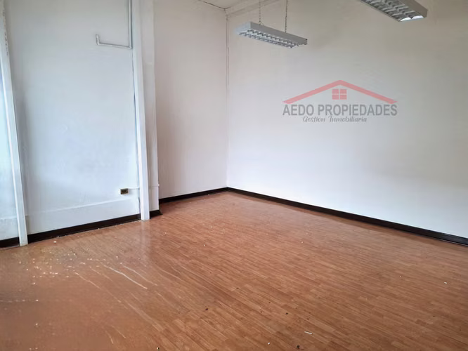 Se Arrienda Amplia Casa, Rubro Comercial, en pleno centro de Quillota