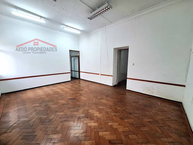Se Arrienda Amplia Casa, Rubro Comercial, en pleno centro de Quillota