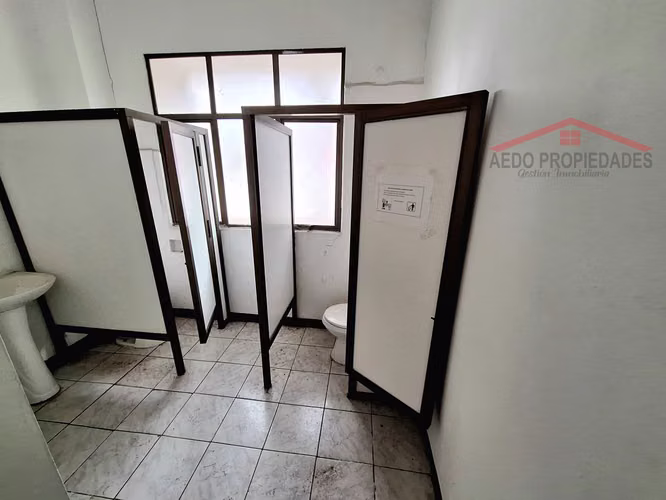 Se Arrienda Amplia Casa, Rubro Comercial, en pleno centro de Quillota