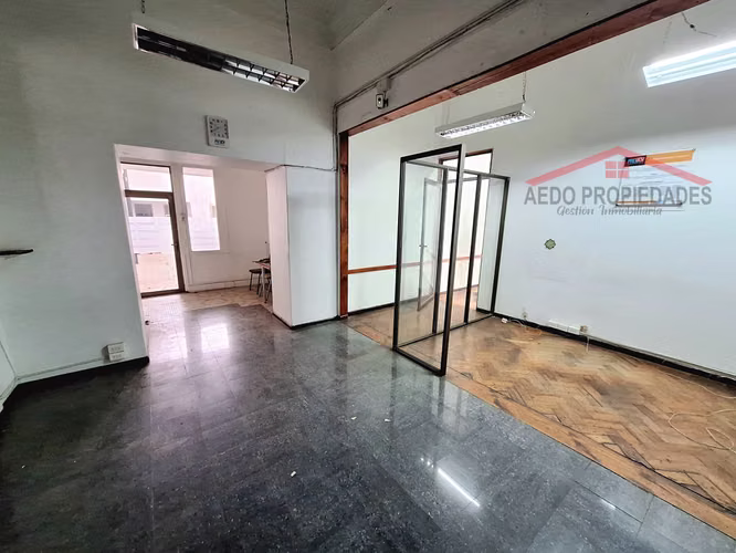 Se Arrienda Amplia Casa, Rubro Comercial, en pleno centro de Quillota