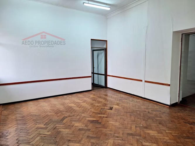 Se Arrienda Amplia Casa, Rubro Comercial, en pleno centro de Quillota