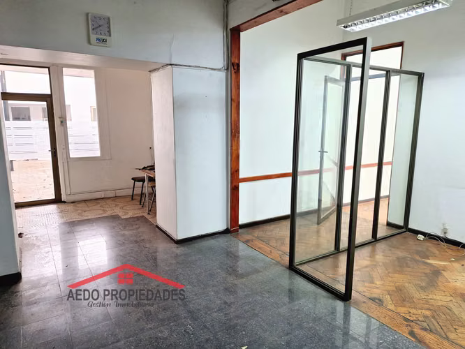 Se Arrienda Amplia Casa, Rubro Comercial, en pleno centro de Quillota