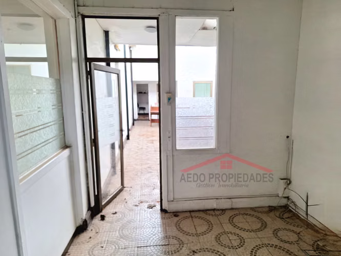 Se Arrienda Amplia Casa, Rubro Comercial, en pleno centro de Quillota