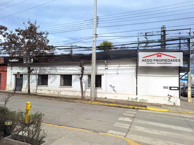 Se Arrienda Amplia Casa, rubro Comercial, en pleno centro de Quillota