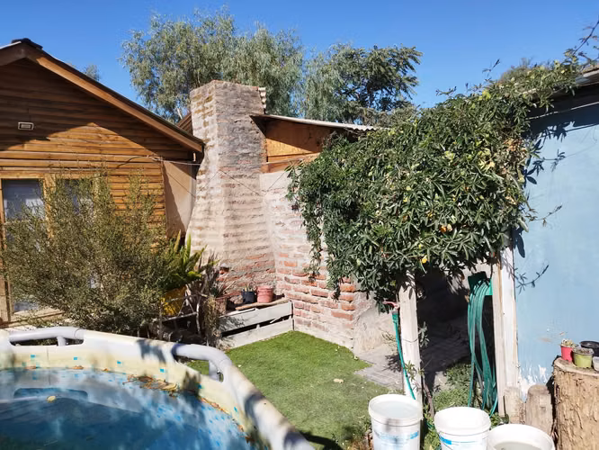 Amplio Terreno con 2 casas Psje Los Espinos, Sol Septiembre Lampa