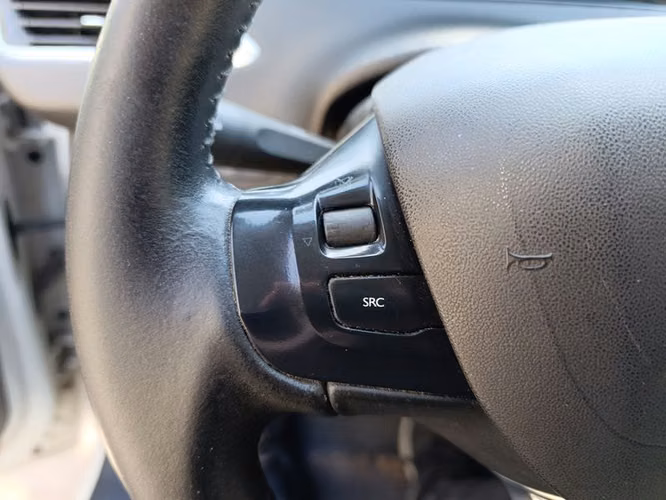 PEUGEOT 208 SIGNATURE BLUE - 2020 | 2686