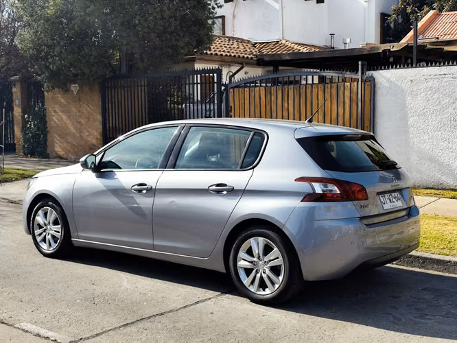PEUGEOT 308