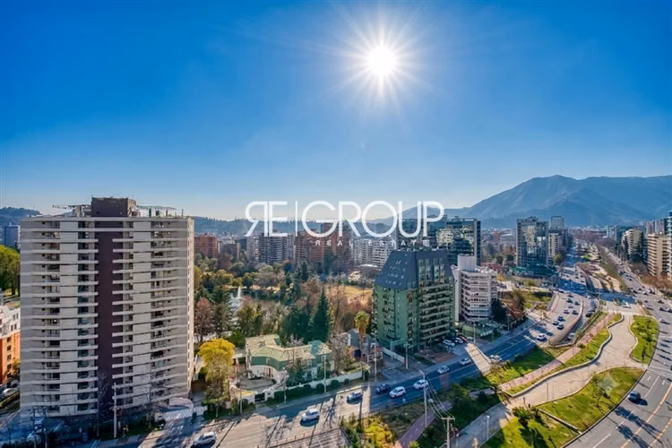 Departamento en venta de 2 dorm. en Las Condes