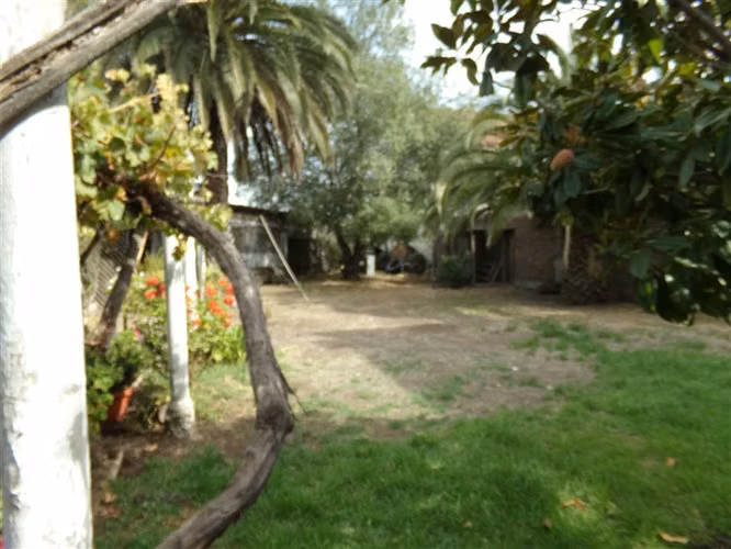 Sitio con casa en venta en centro Talagante