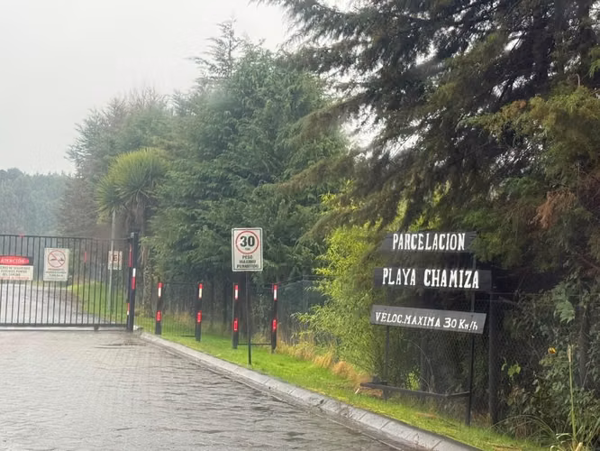 Se arrienda parcela con casa estilo Loft y bodega Parcelación Playa Chamiza