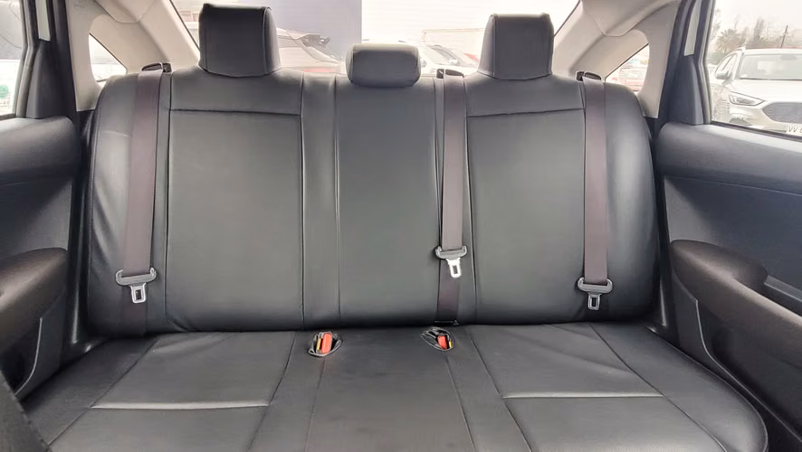 ToyotaYARIS SD 1.5 FULL MEC. (INCLUYE PATENTE TAXI EJECUTIVO) 1.5 • 4x2 • Mecánica • 2025