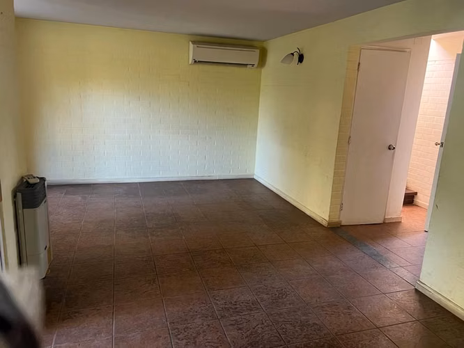 Propiedad a la venta en Pasaje Los Espinos, Larapinta.