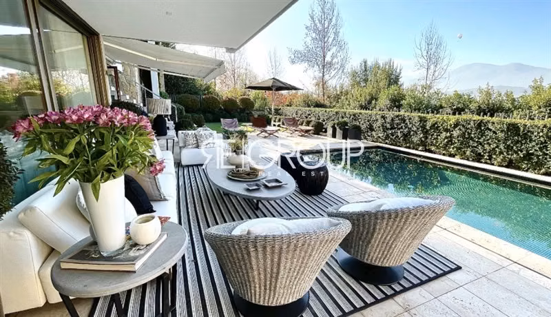 Departamento dúplex, piscina, Santa Anita, Lo Barnechea