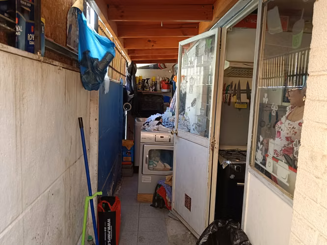 PROPIEDAD EN EL PRIMER PISO EN PASAJE EL TEBO, LARAPINTA.