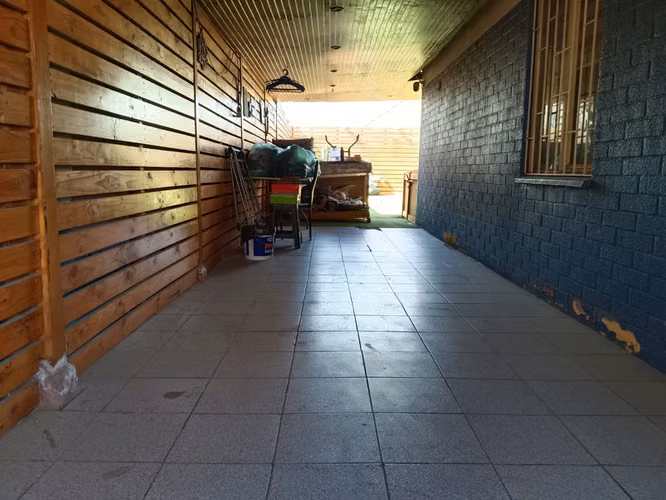 PROPIEDAD EN EL PRIMER PISO EN PASAJE EL TEBO, LARAPINTA.