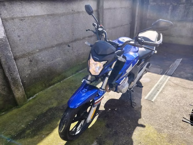 MOTO HONDA CB 250 TWISTER