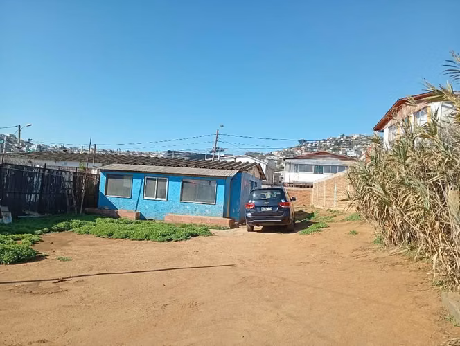 Casa con gran terreno en Porvenir Bajo - Imagen 2