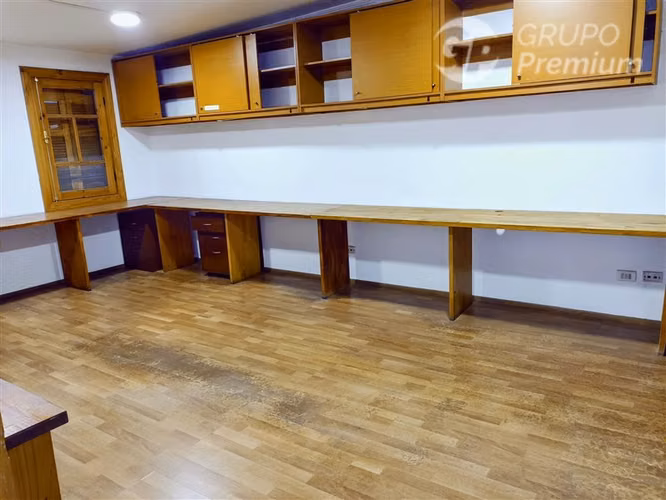 Oficina ejecutiva en Arriendo con gran presencia de mercado.