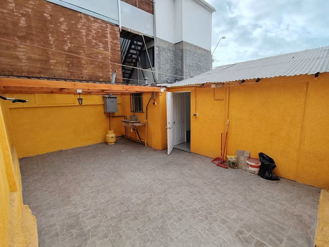 Se arrienda casa completamente remodelada