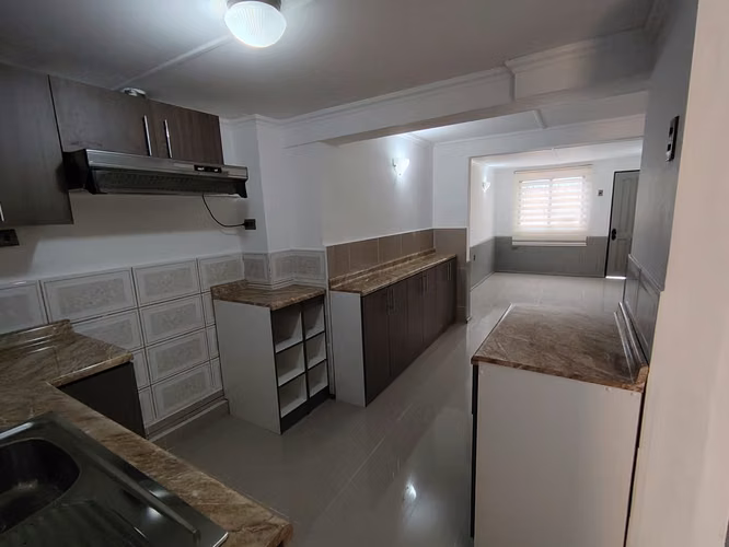 Se arrienda casa completamente remodelada