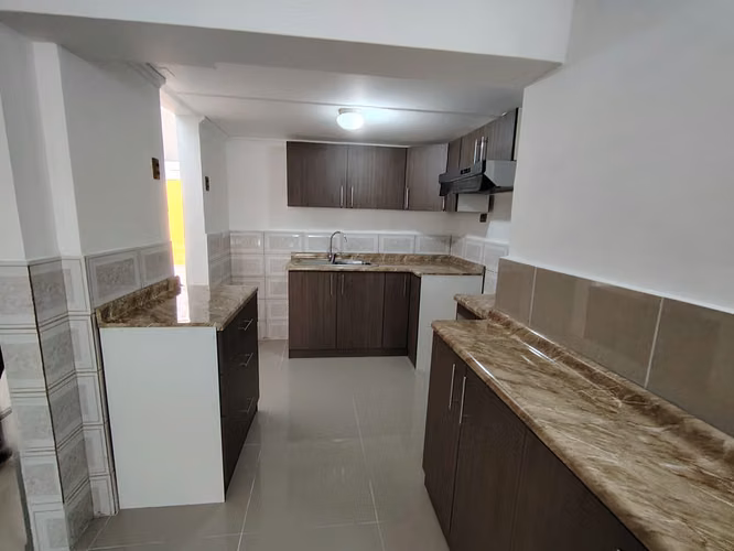 Se arrienda casa completamente remodelada