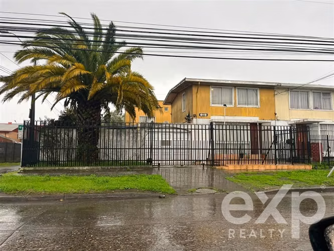Casa en venta en Talcahuano 4 Dormitorios / 2 Baños