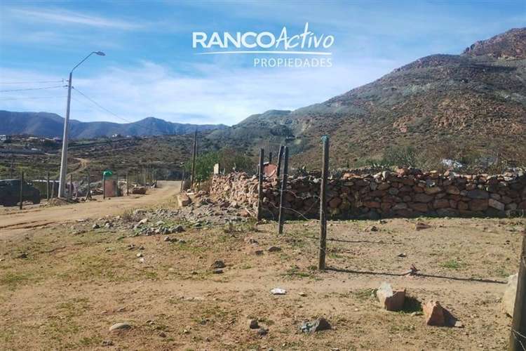 Sitio en La Higuera de 1122 m2 con Agua y Luz
