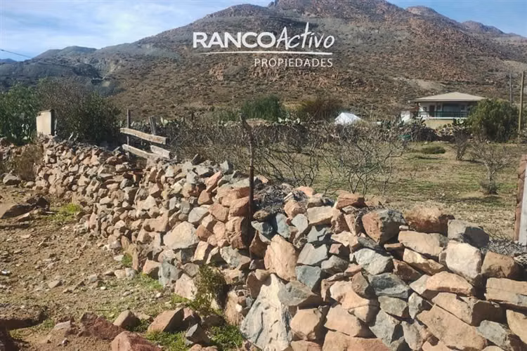 Sitio en La Higuera de 1122 m2 con Agua y Luz