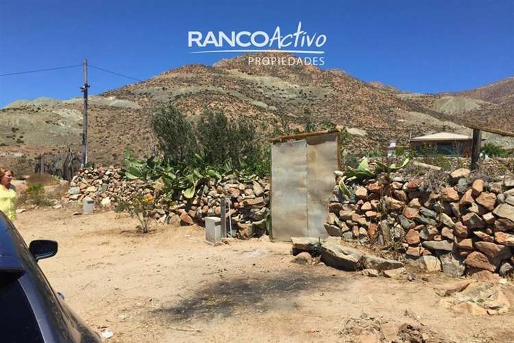 Sitio en La Higuera de 1122 m2 con Agua y Luz