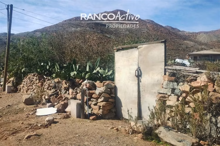 Sitio en La Higuera de 1122 m2 con Agua y Luz