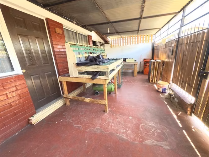 Casa en venta de 2 dorm. en Pudahuel amplio espacio