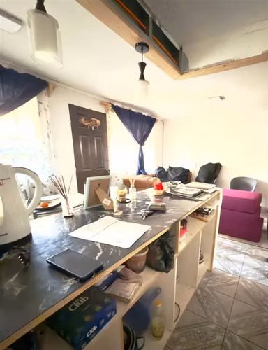 Casa en venta de 2 dorm. en Pudahuel amplio espacio